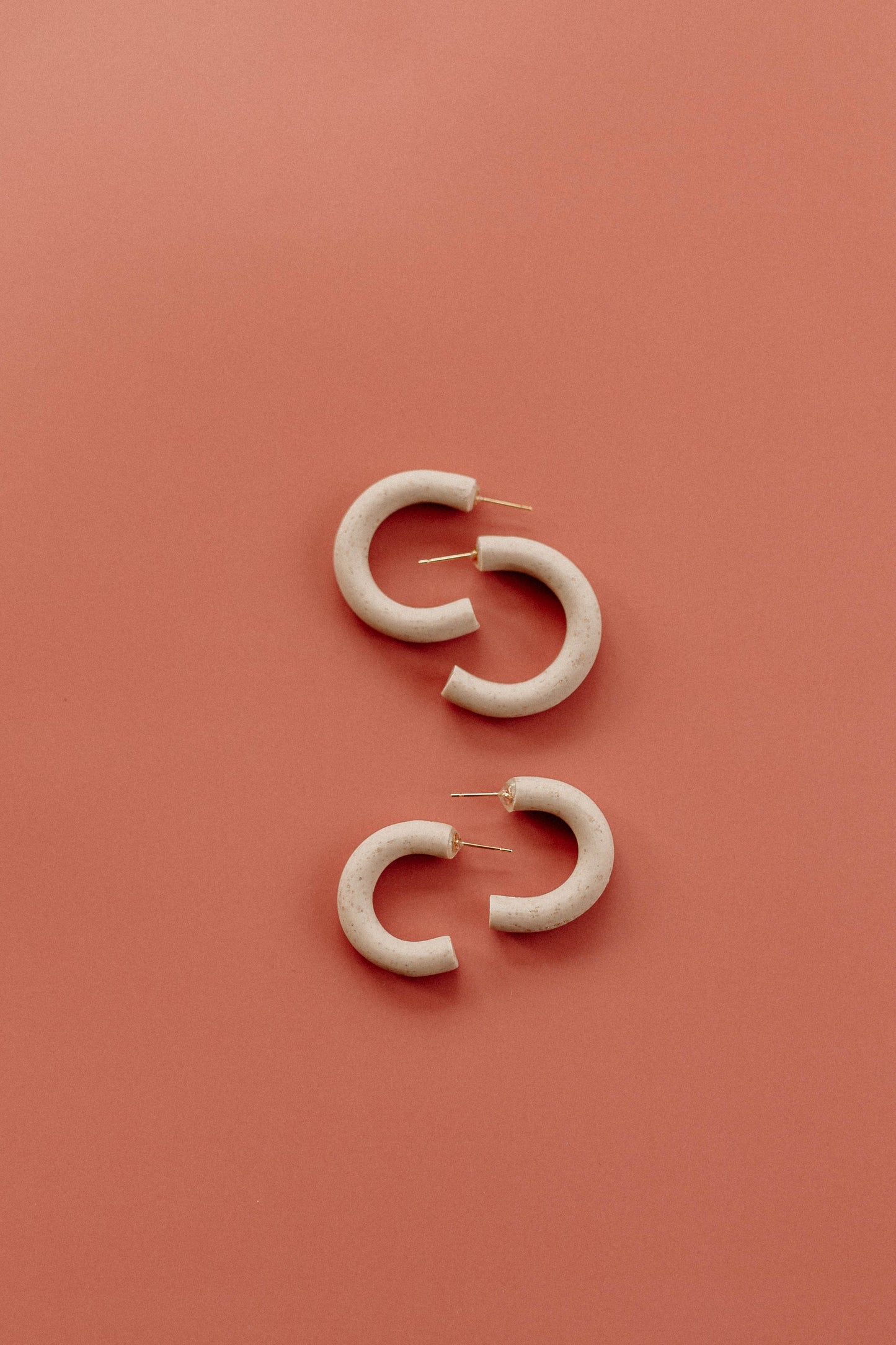 The Lori Hoops - Taupe